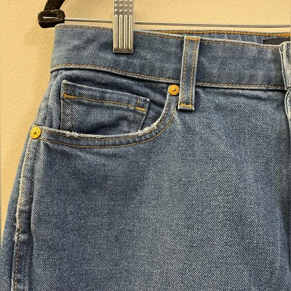 Khaite The Benny Crop Flare Jeans in Mid-Wash Blue - 29‎
