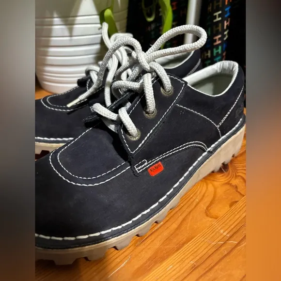 Kickers- Womens Navy Derbies