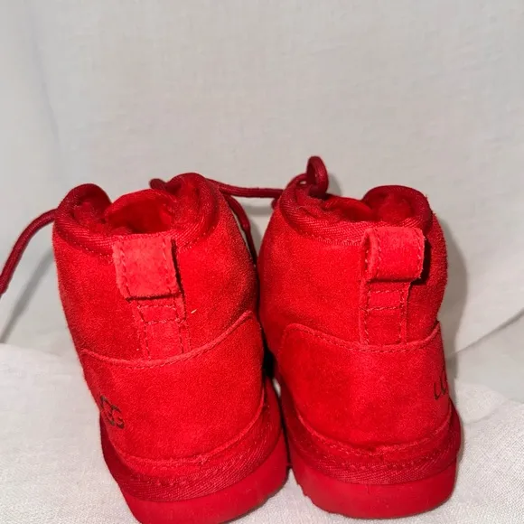 Kids Neumal II UGG Red boots