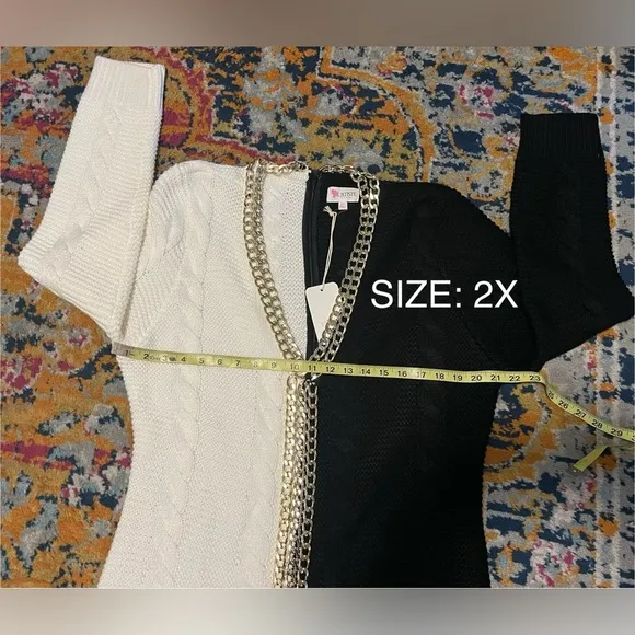 Knitted Color-block Maxi Dress with Gold Chain