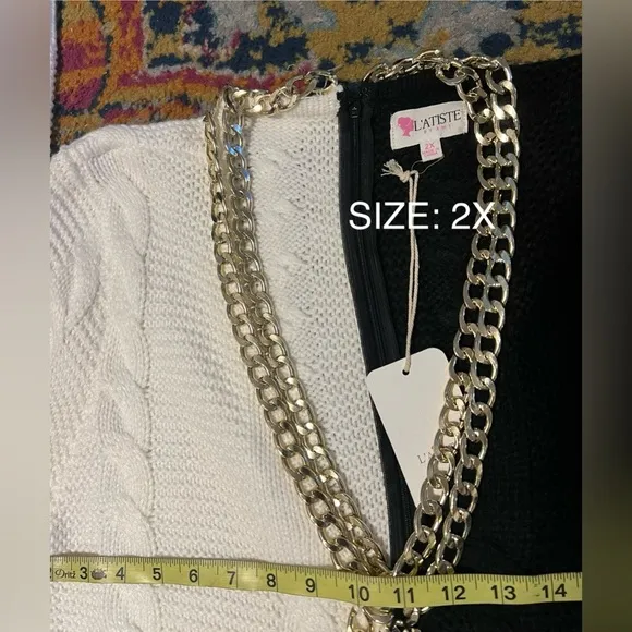 Knitted Color-block Maxi Dress with Gold Chain