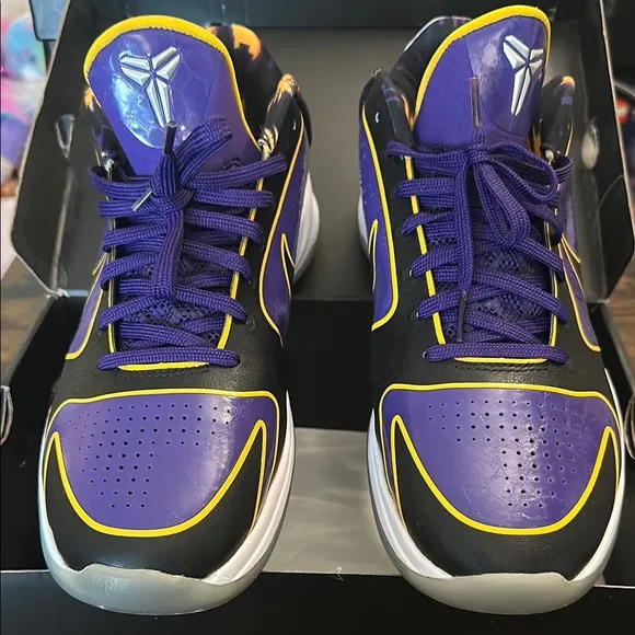 Kobe V Potro Men’s Sneakers