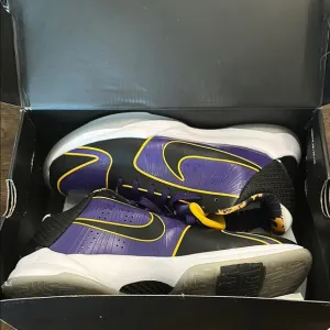 Kobe V Potro Men’s Sneakers