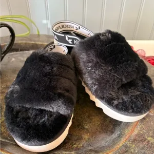 Koolaburra Black Fuzzy Slippers Size 3