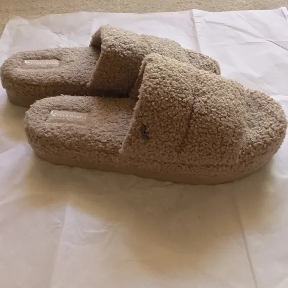 Koolaburra by UGG Women's Peachee Slipper NWOT
