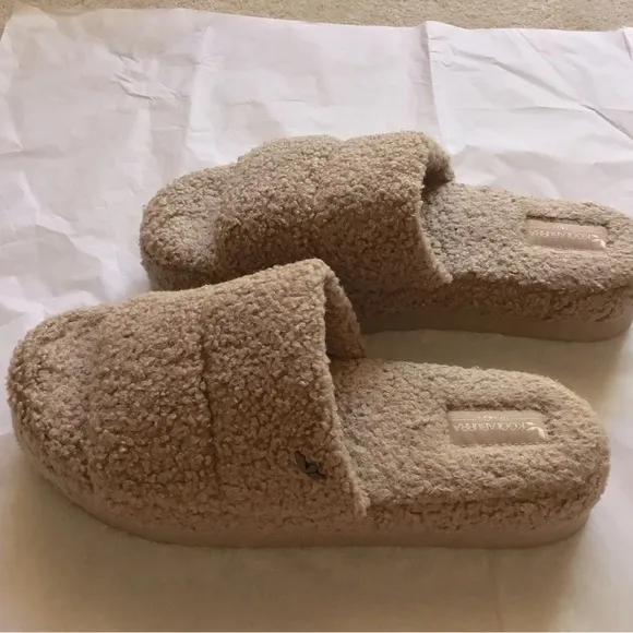 Koolaburra by UGG Women's Peachee Slipper NWOT
