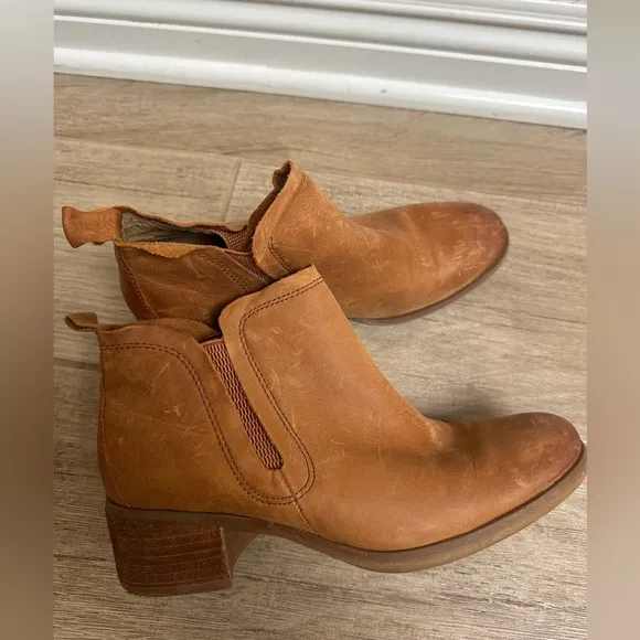Kork Ease Leather Ankle Boots