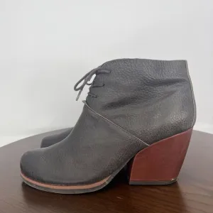 Korks by Kork-Ease Roana Bootie Women's  US 9M Charcoal Gray Leather Ankle Boots