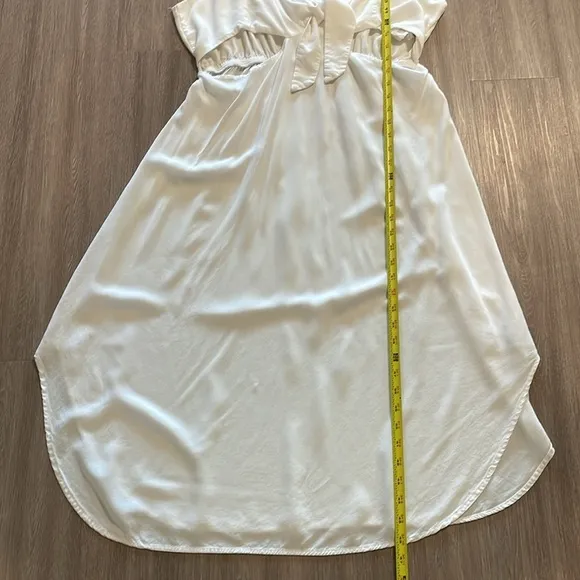 La Blanca Women's Midi Dress XL White Cut Out Tie Front Lightweight Flowy Preppy