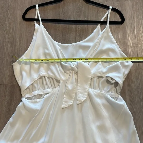 La Blanca Women's Midi Dress XL White Cut Out Tie Front Lightweight Flowy Preppy