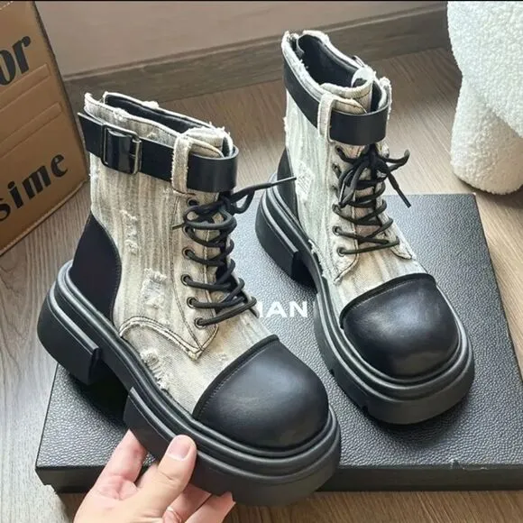 Lace-up combat boots sz 8