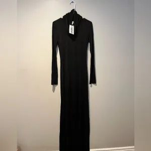 L’AGENCE Black Long Sleeve Maxi Dress Cowl Neck Size 4