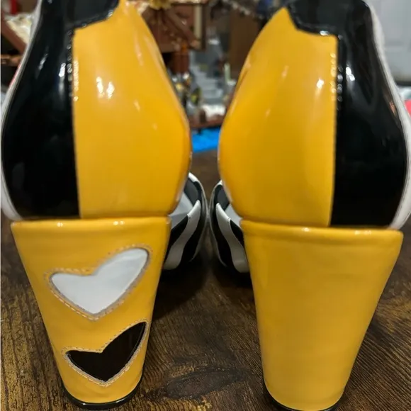 Lala love Peruvian Stylish Black and Yellow Leather Women's Heels Gorgeous