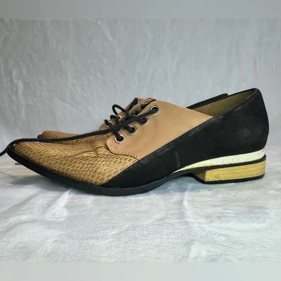 L.A.M.B Gwen Stefani Oxford Shoe Color Block Flats Unique HTF Size 6?