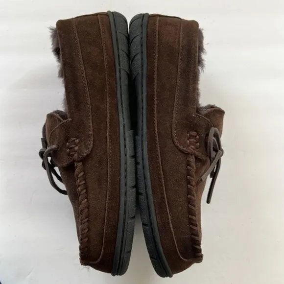 𝅺Lands End brown suede sterling fur lined laced moccasin slippers