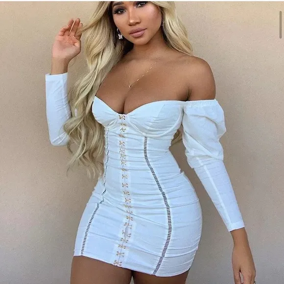 (Last 1) White long sleeve strapless bodycon mini dress