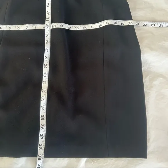 LAUREN RALPH LAUREN Flutter Bell Sleeve Black Sheath Dress Size 10 Knee Length