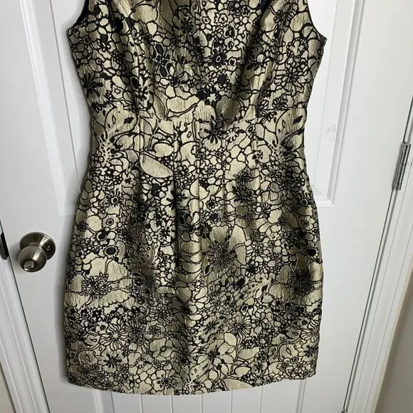 Lela Rose Gold Black Floral Brocade Cocktail Party Dress Size 6 quiet luxury