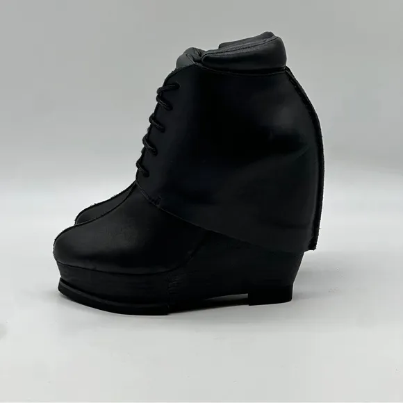 Leon Max Axis Grunge Ankle Boots. Size 7