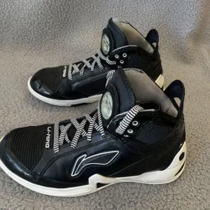 Li-Ning Basketball Shoes Mens  10.5 Athletic Black White Sneakers