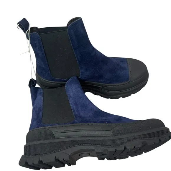 LIFE Italian Lug Navy Blue Leather Ankle Women Boots Size 7.5