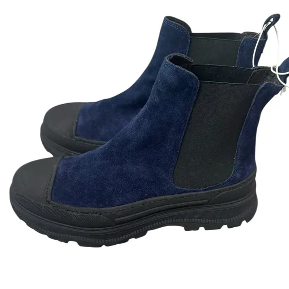 LIFE Italian Lug Navy Blue Leather Ankle Women Boots Size 7.5