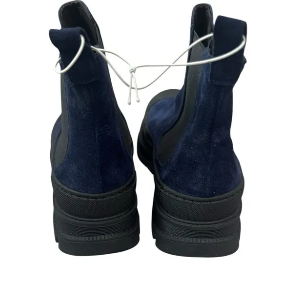 LIFE Italian Lug Navy Blue Leather Ankle Women Boots Size 7.5