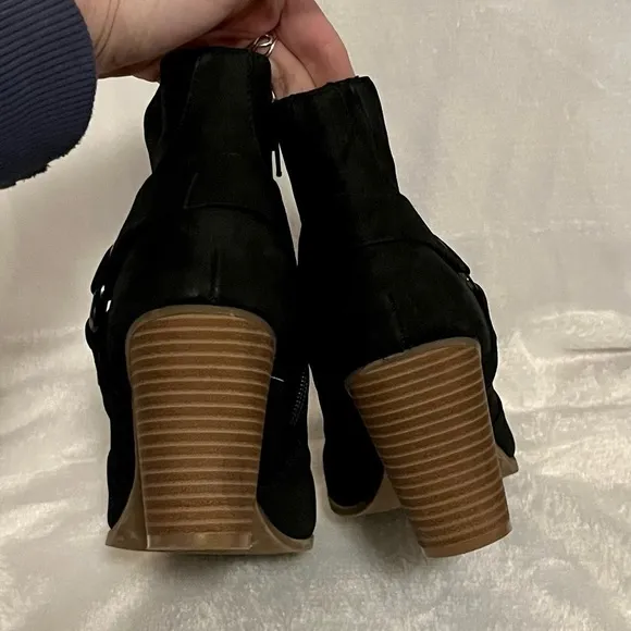 Like New Jennifer Lopez Heeled Boots Size 10M
