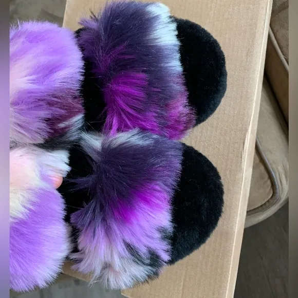 Like New UGG FLUFF OH YEAH TIE DYE SLIDE MOCCASIN SANDALS US 6 / EU 37 / UK 4