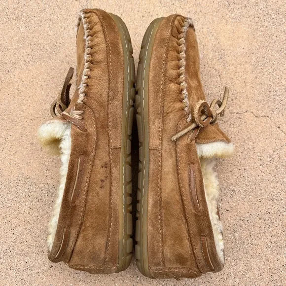 L.L. Bean Kids Wicked Good Mocs Slippers Hard Bottom Lamb’s Fur Sz 4 Girl Boy
