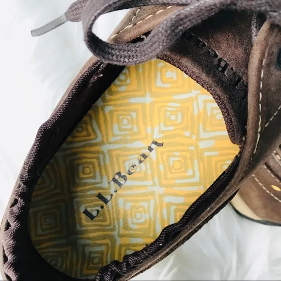 L.L. Bean Leather Cushioned Lace Up Sneakers, 8