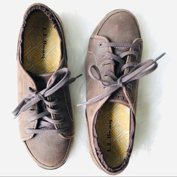 L.L. Bean Leather Cushioned Lace Up Sneakers, 8