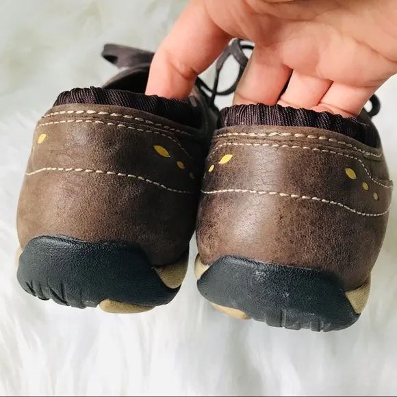 L.L. Bean Leather Cushioned Lace Up Sneakers, 8