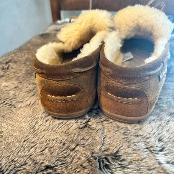 L.L. Bean Wicked Good Leather &amp; Lambs Fur Tan Moccasin Slippers, Size 9W