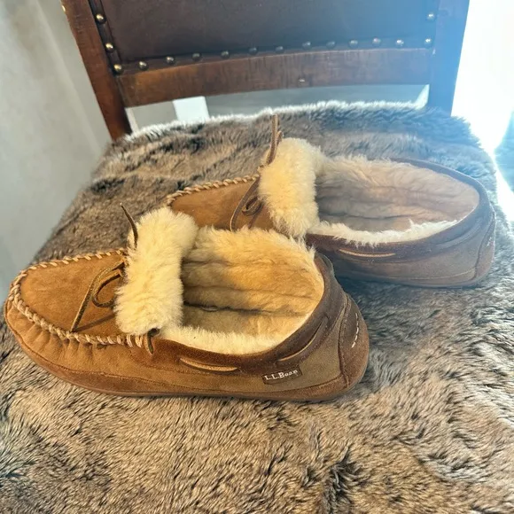 L.L. Bean Wicked Good Leather &amp; Lambs Fur Tan Moccasin Slippers, Size 9W