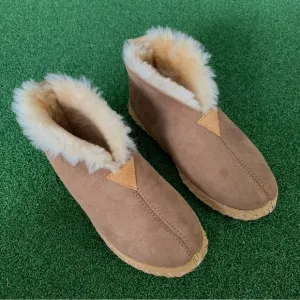 L.L. Bean Women's Brown suede shearling lamb fur Wicked Good Slippers size 6M
