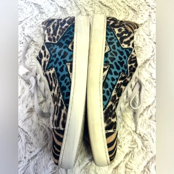 Lola Cruz Animal Print Designer Sneakers Art To Wear Mixed Media Size 6.5