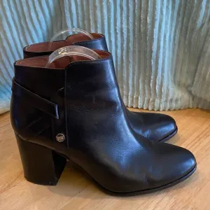 Louise et Cie Ankle Boots Zip Accent Buckles BLACK Leather Size 9 M Women