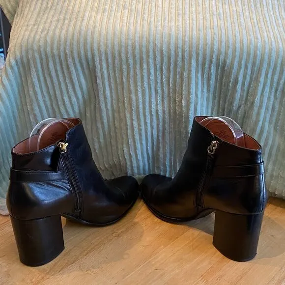 Louise et Cie Ankle Boots Zip Accent Buckles BLACK Leather Size 9 M Women