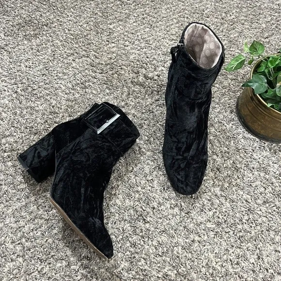 Louise et Cie Babette Crushed Velvet Buckle Ankle Boots Black Women's 7.5 M Zip
