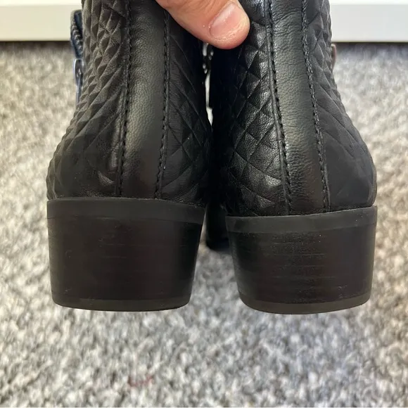 Lucky Brand Women’s Black Textured Basel Leather‎ Zip Booties Boots Size 8.5
