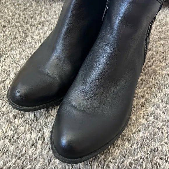 Lucky Brand Women’s Black Textured Basel Leather‎ Zip Booties Boots Size 8.5