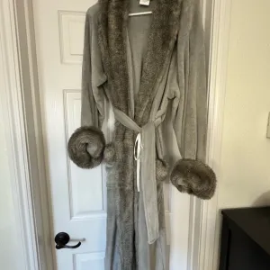 Luxurious Gray Faux Fur Trimmed Robe