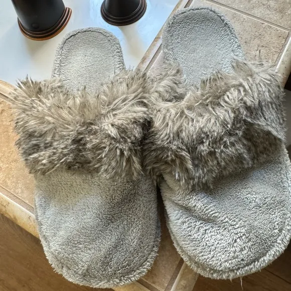 Luxurious Gray Faux Fur Trimmed Robe