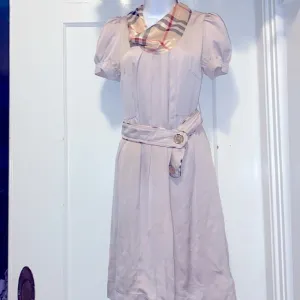 Luxury Burberry silk pleated beige belted Dress
