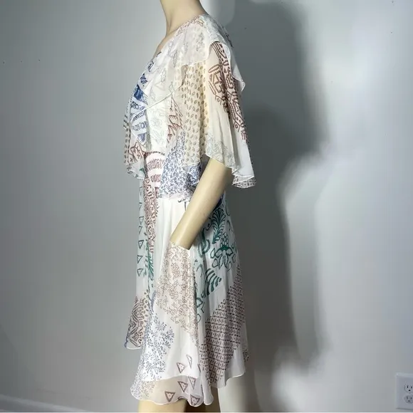 Luxury Chloe Flowy Silk Mini Dress from the SS18 Resort Collection Size 36