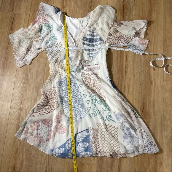 Luxury Chloe Flowy Silk Mini Dress from the SS18 Resort Collection Size 36
