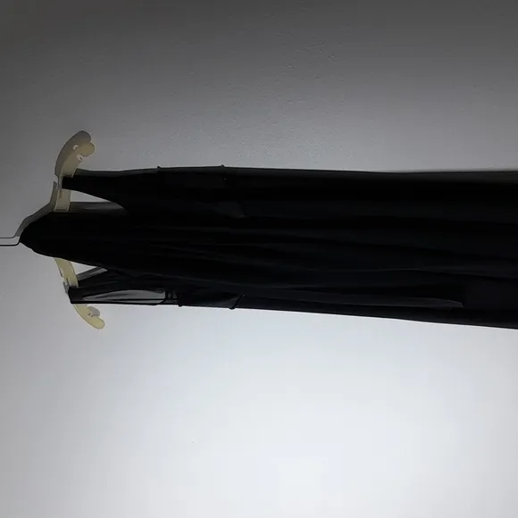 LUXURY LIZ CLAIBORNE BLACK DRESS