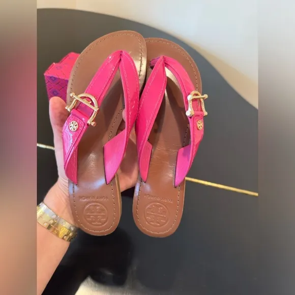 Luxury Minimalist Summer Beach Tory Burch Patent Leather Sandal/Shoe