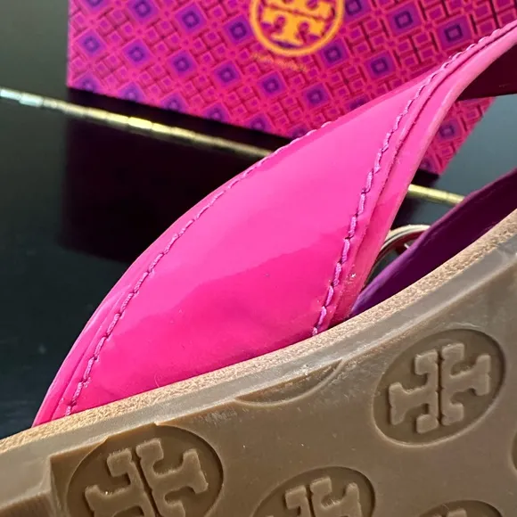 Luxury Minimalist Summer Beach Tory Burch Patent Leather Sandal/Shoe
